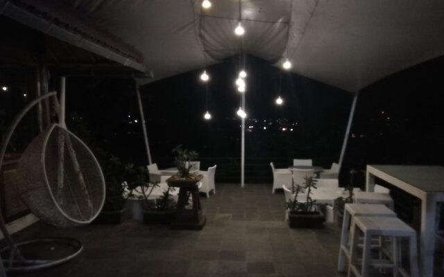 Bukit Alamanda Resort & Resto