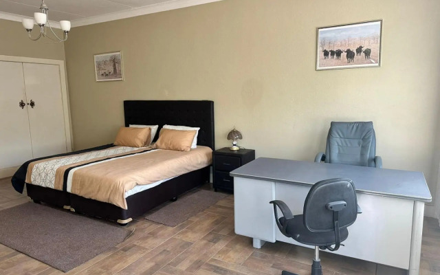 3 on 5: Houghton 3 Bedroom Home