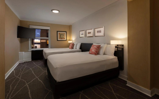 Executive Hotel Pacific - Image 5