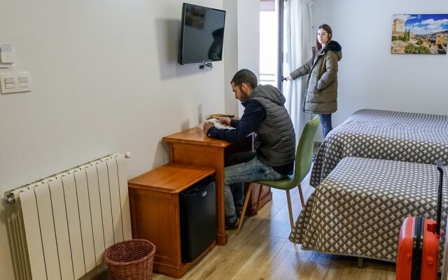 Hostal y Apartamento Rural Los Naranjos