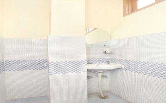 OYO 12745 Hotel Red House