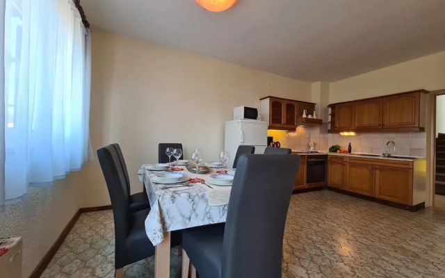 Apartment 743