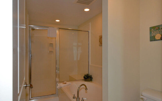 Waterscape Condominiums