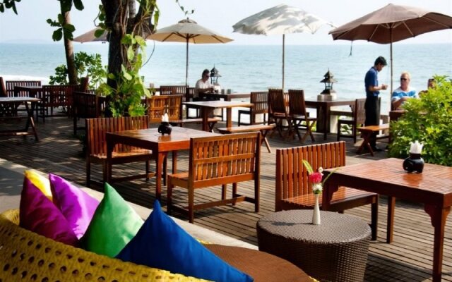 Mercure Rayong Lomtalay Villas N Resort