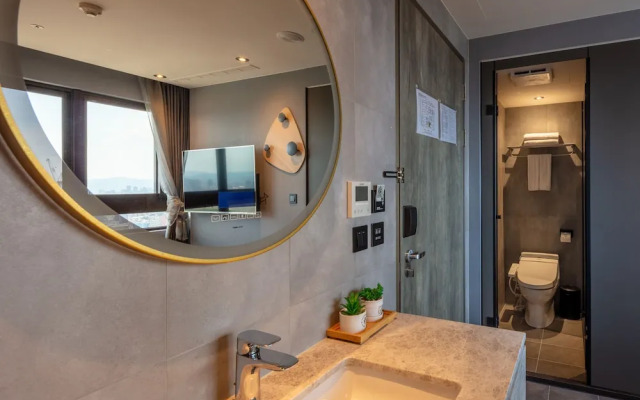 Roaders Plus Hotel Taipei Station