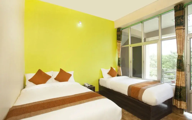 OYO 473 Hotel Jungle Palace