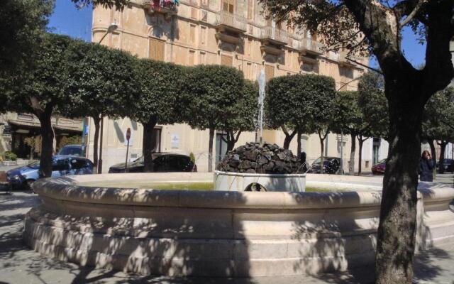 Da noi. Nella città dell'acqua e della pietra.