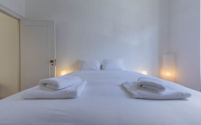 Sunny & Quiet Lisbon Apartment