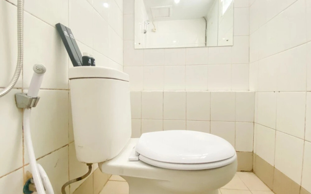 Fancy And Nice Studio At 18Th Floor Bassura City Apartment – Bathroom – Jakarta