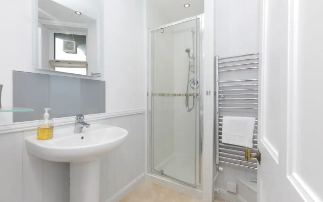 4 Pentowan Court