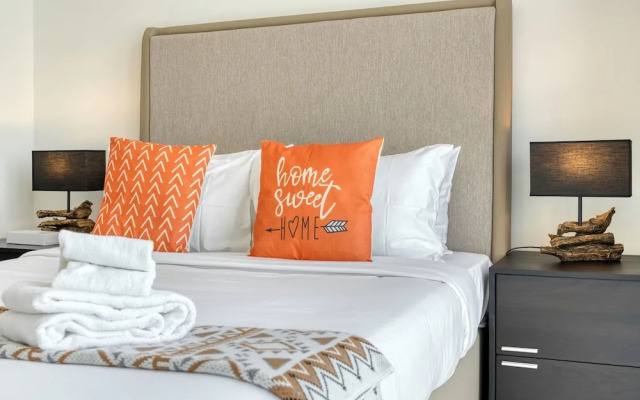 PVH - 1BR Lagoon View - District One