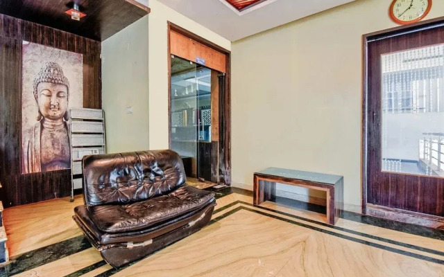 Nakshatra Comforts by OYO Rooms
