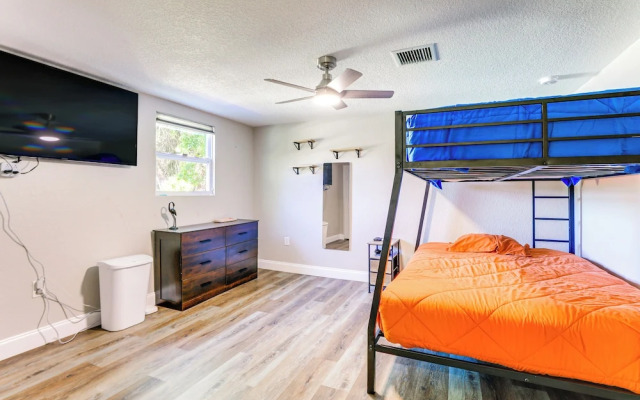 Saltwater Pool & Putting Green: Bradenton Oasis