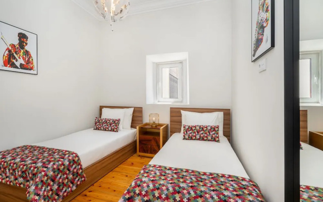 Prime Location Design Family Apartment