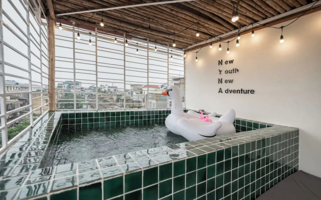 UNIQUE Creative - Wooden Design - Rooftop Jacuzzi
