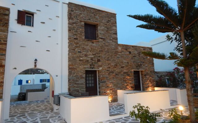 Tinos Suites & Apartments