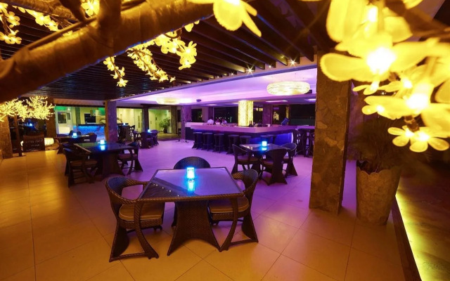 Cebu White Sands Resort and Spa