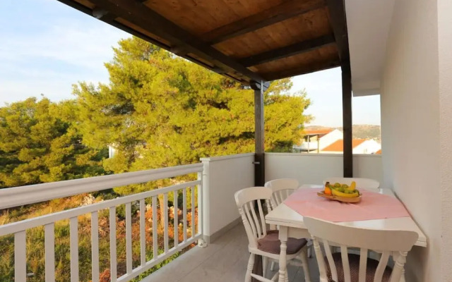 Lias 2 - With Restaurant - A11