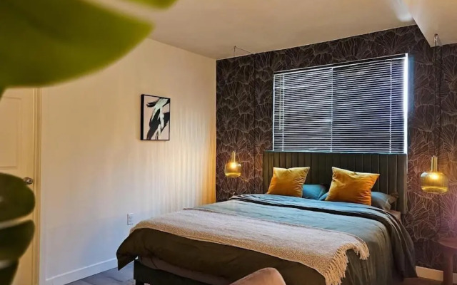 Forty First Place - Boutique Hostel