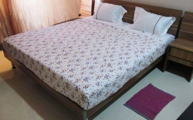 Nakshatra Comforts by OYO Rooms