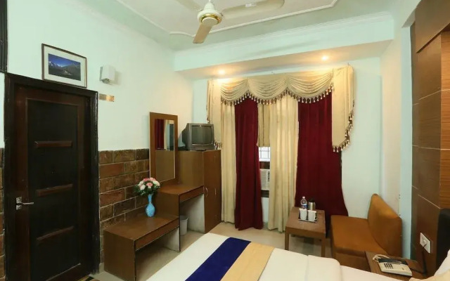 Shalimar Lodge, "700 meter from Katra Bus Stand"