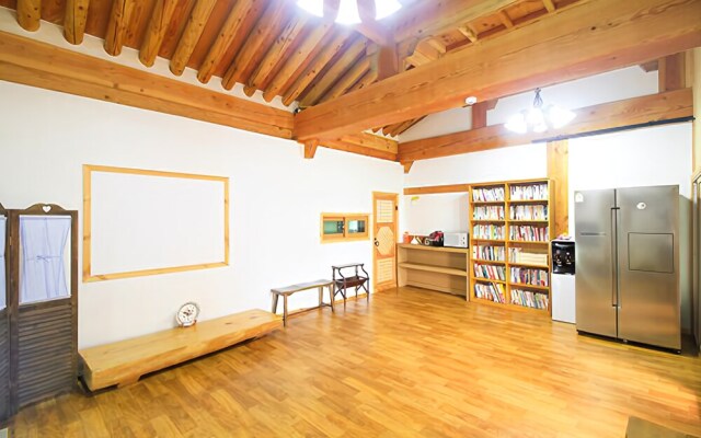 Suncheon Moonlight Love Hanok Pension