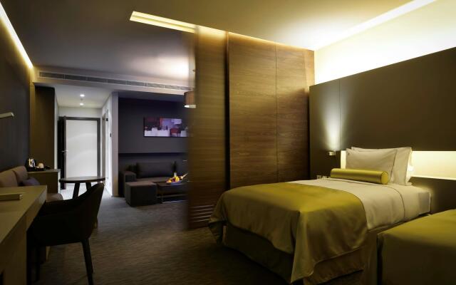 72 Hotel