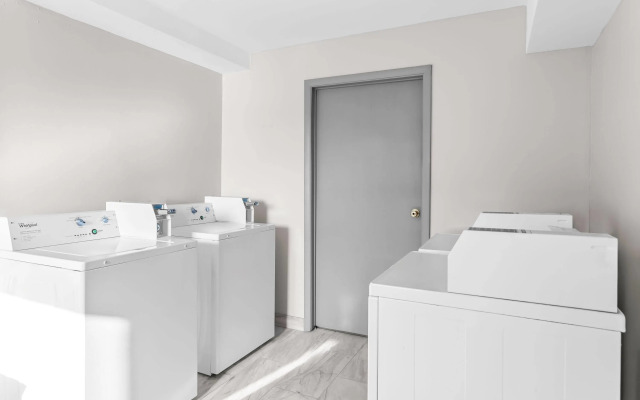 Days Inn by Wyndham Huntington