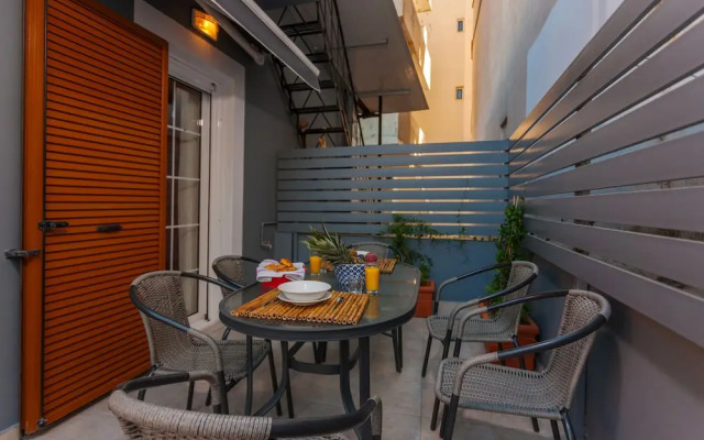 Metropolis Apartment