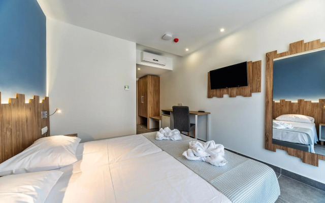 Pollis Hotel