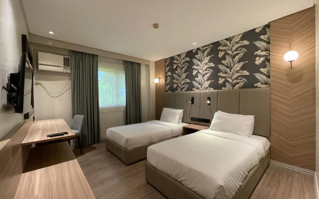 Luisita Central Park Hotel