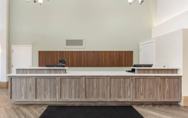 Velora Hinton, Ascend Hotel Collection