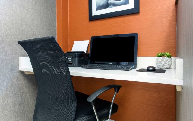 Country Hearth Inn & Suites - Columbia