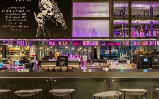 MOXY London Heathrow Airport