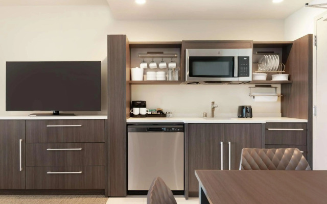 Home2 Suites By Hilton Woodland Hills