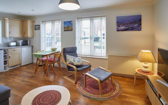 Whitehall 1 Apartment