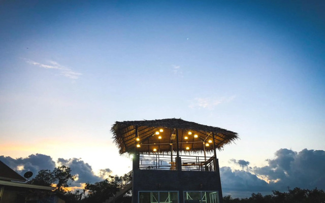 Loftpical Resort