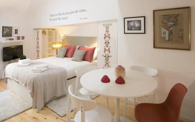 Central Mezzanine Studio by Timelystay