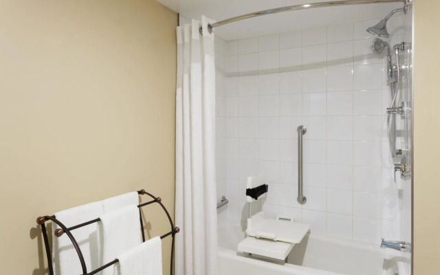 Holiday Inn Express & Suites Fredericton by IHG