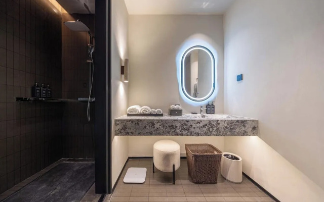 Yi Nian Fangcun Hotel