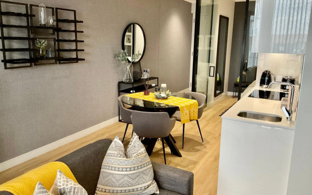 5 Star Elegant Apartments, Ellipse Waterfall City, Johannesburg