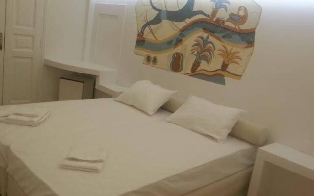 Angels In Fira Hotel