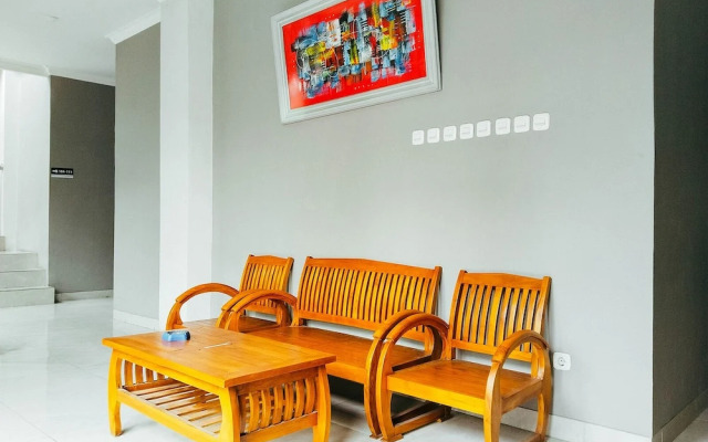 Roemah Tebet Powered by Cocotel