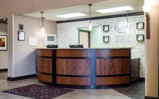Russell Inn & Suites