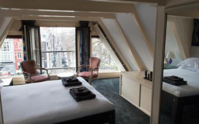 Double Floor Canal Estate