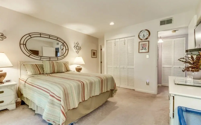 Heron Pointe B-9