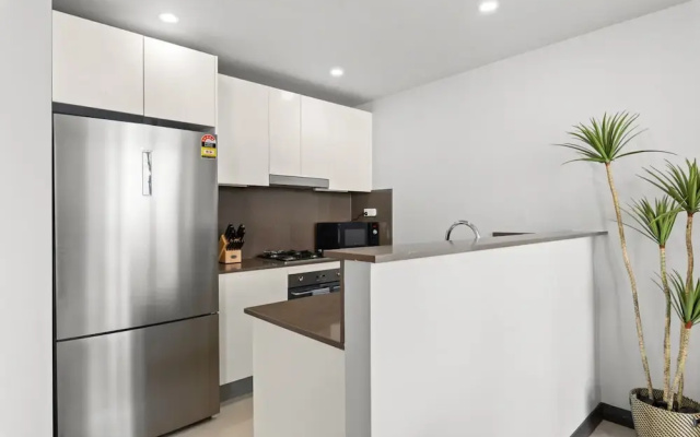 Central 2-bed With Parking & Stunning Views