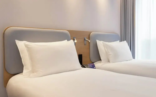 Holiday Inn Express Brussels Airport by IHG