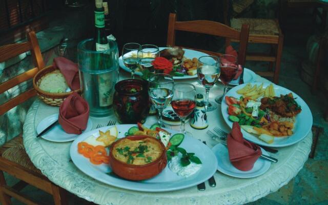 Kiniras Traditional Hotel & Restaurant
