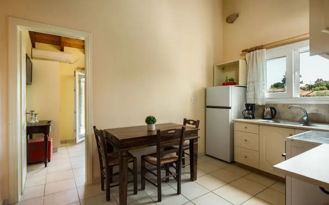 Aloe Apartments by Konnect, 500m from Dassia Beach